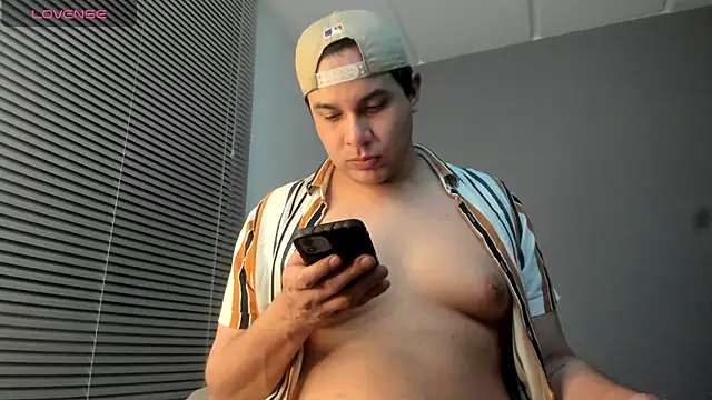 Latin boy surprisee online show from March 25, 2026, 2:06 am