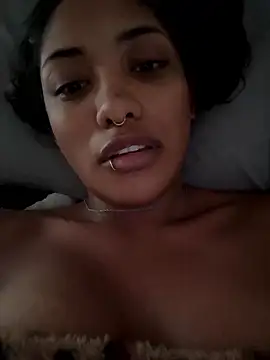 VictoireFeller online show from January 13, 2026, 1:16 pm