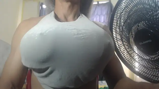 DanielaMuscleTS online show from December 17, 2025, 7:20 pm