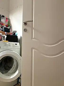 onbifeet online show from October 31, 2025, 6:03 am