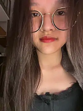 Snapshot of Krixxi22 chatting on October 20, 2025, 4:40 pm Krixxi22 online show from October 20, 2025, 4:40 pm