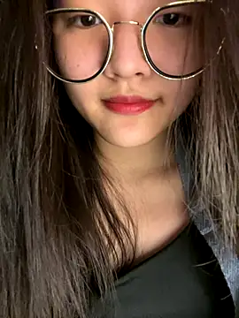 Snapshot of Krixxi22 chatting on October 22, 2025, 4:40 pm Krixxi22 online show from October 22, 2025, 4:40 pm