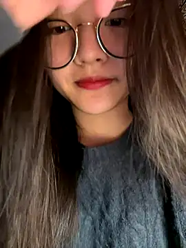 Snapshot of Krixxi22 chatting on October 24, 2025, 4:03 pm Krixxi22 online show from October 24, 2025, 4:03 pm