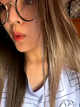 Snapshot of Krixxi22 chatting on November 12, 2025, 5:46 pm Krixxi22 online show from November 12, 2025, 5:46 pm