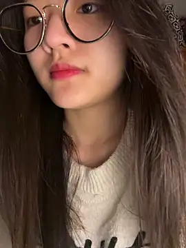 Snapshot of Krixxi22 chatting on November 22, 2025, 2:05 pm Krixxi22 online show from November 22, 2025, 2:05 pm