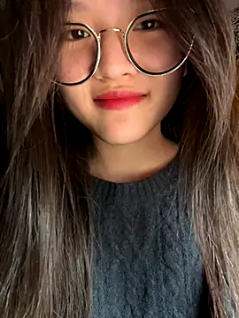 Snapshot of Krixxi22 chatting on November 23, 2025, 3:45 pm Krixxi22 online show from November 23, 2025, 3:45 pm