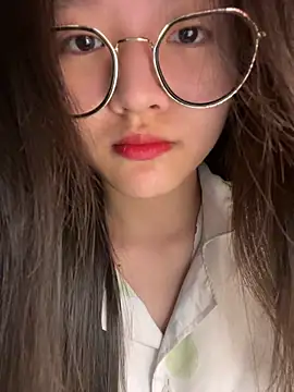 Snapshot of Krixxi22 chatting on November 24, 2025, 2:17 pm Krixxi22 online show from November 24, 2025, 2:17 pm