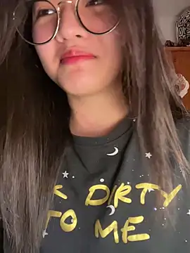 Snapshot of Krixxi22 chatting on December 1, 2025, 2:55 pm Krixxi22 online show from December 1, 2025, 2:55 pm