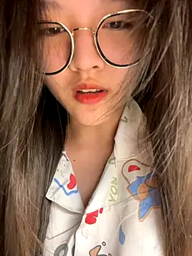 Snapshot of Krixxi22 chatting on December 4, 2025, 4:16 pm Krixxi22 online show from December 4, 2025, 4:16 pm