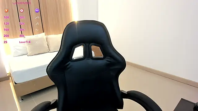 zoe danae  online show from March 23, 2026, 12:31 pm