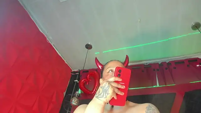 Taylor-hardcore online show from October 1, 2025, 2:12 pm