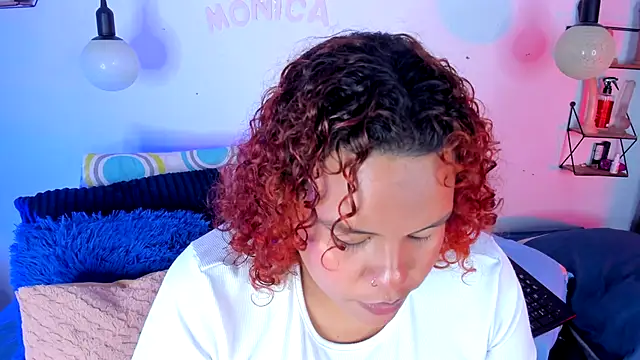 monicabbw  online show from November 14, 2025, 1:37 am