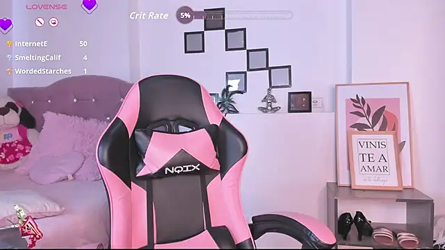 Kenia tompson01 online show from October 4, 2025, 9:13 pm