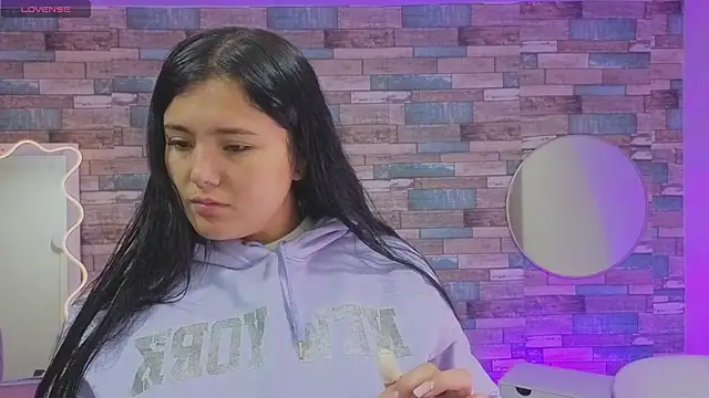 Mellani tay online show from February 25, 2026, 3:16 am