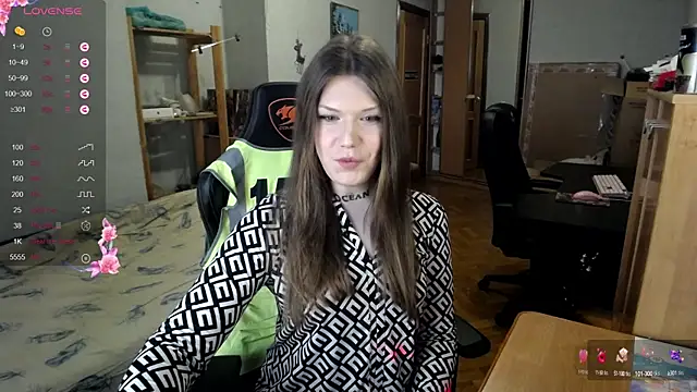 Snapshot of MicheleDoll chatting on December 2, 2024, 10:18 am MicheleDoll online show from December 2, 2024, 10:18 am