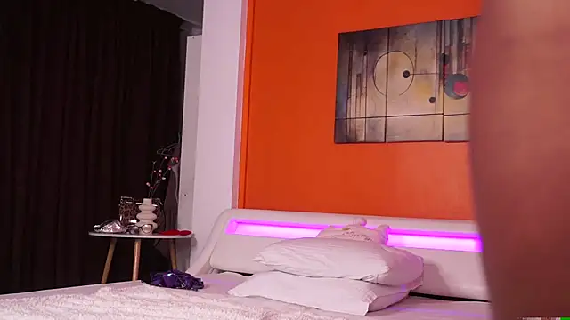 Snapshot of LovingBlondie chatting on October 30, 2025, 4:41 pm LovingBlondie online show from October 30, 2025, 4:41 pm