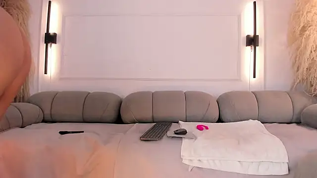 AliceHanz online show from March 18, 2026, 12:03 am