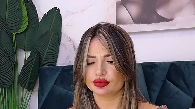 NightshadeIris online show from December 3, 2024, 12:38 pm