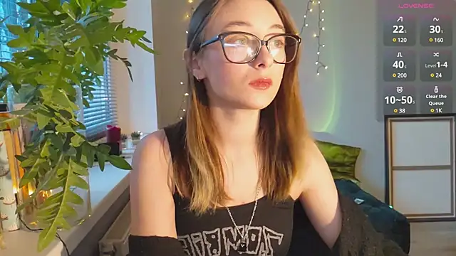 Snapshot of monlight__dana chatting on December 23, 2024, 1:35 pm monlight dana online show from December 23, 2024, 1:35 pm