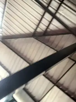 Berry Bans online show from December 5, 2025, 5:42 pm