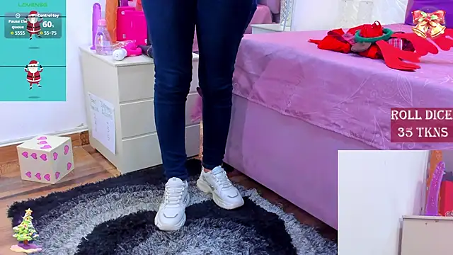 Snapshot of Charlotte_Ice1 chatting on December 22, 2025, 5:32 pm Charlotte Ice1 online show from December 22, 2025, 5:32 pm