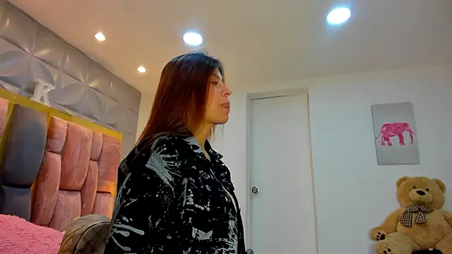 Snapshot of Charlotte_Ice1 chatting on February 4, 2026, 3:29 pm Charlotte Ice1 online show from February 4, 2026, 3:29 pm