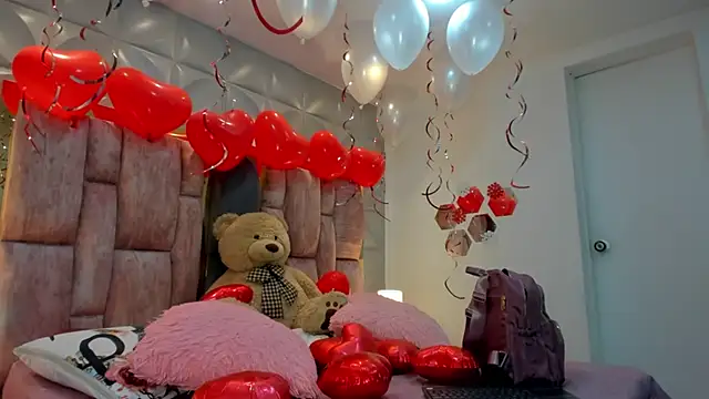 Snapshot of Charlotte_Ice1 chatting on February 18, 2026, 4:03 pm Charlotte Ice1 online show from February 18, 2026, 4:03 pm