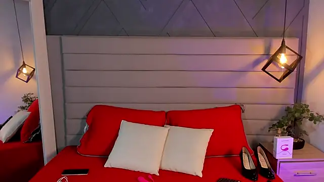 LadyLuminary online show from November 12, 2025, 7:57 pm