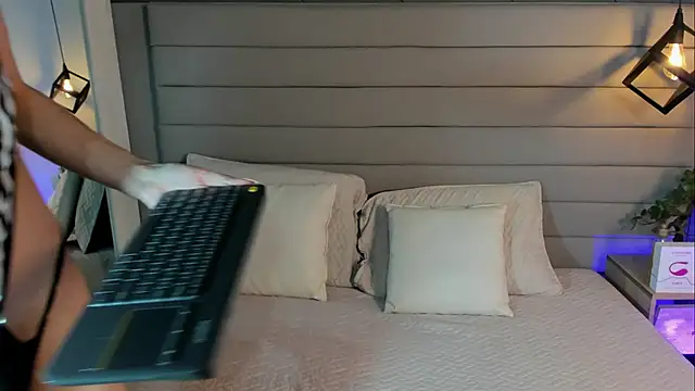 LadyLuminary online show from November 26, 2025, 7:48 pm