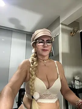 LARIANA RIVERA23 online show from November 5, 2025, 5:07 am