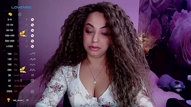 Snapshot of _Just_a_queen_3 chatting on December 3, 2024, 6:17 pm Just a queen 3 online show from December 3, 2024, 6:17 pm