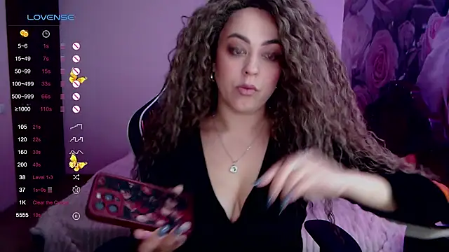 Snapshot of _Just_a_queen_3 chatting on December 4, 2024, 5:55 pm Just a queen 3 online show from December 4, 2024, 5:55 pm