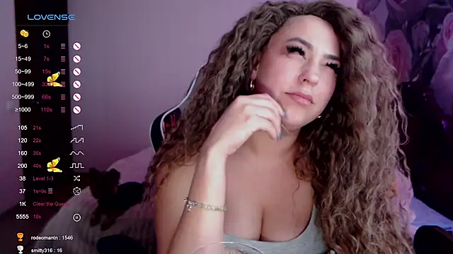 Snapshot of _Just_a_queen_3 chatting on December 6, 2024, 9:46 pm Just a queen 3 online show from December 6, 2024, 9:46 pm