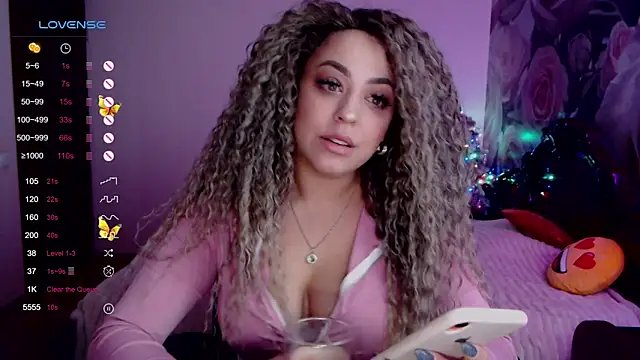 Snapshot of _Just_a_queen_3 chatting on December 14, 2024, 6:09 pm Just a queen 3 online show from December 14, 2024, 6:09 pm