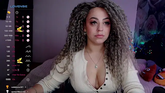Snapshot of _Just_a_queen_3 chatting on January 2, 2025, 11:20 am Just a queen 3 online show from January 2, 2025, 11:20 am