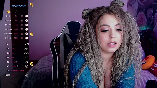 Snapshot of _Just_a_queen_3 chatting on January 15, 2025, 6:08 pm Just a queen 3 online show from January 15, 2025, 6:08 pm