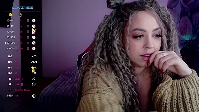 Snapshot of _Just_a_queen_3 chatting on February 1, 2025, 6:51 pm Just a queen 3 online show from February 1, 2025, 6:51 pm