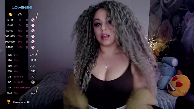 Snapshot of _Just_a_queen_3 chatting on March 10, 2025, 7:18 pm Just a queen 3 online show from March 10, 2025, 7:18 pm