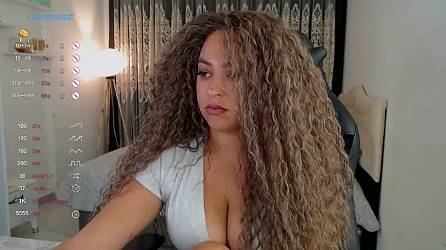 Snapshot of _Just_a_queen_3 chatting on September 18, 2025, 9:33 am Just a queen 3 online show from September 18, 2025, 9:33 am