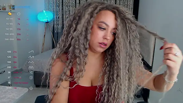 Snapshot of _Just_a_queen_3 chatting on October 16, 2025, 9:43 am Just a queen 3 online show from October 16, 2025, 9:43 am