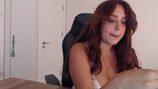 Snapshot of _Just_a_queen_3 chatting on June 15, 2026, 5:15 pm Just a queen 3 online show from June 15, 2026, 5:15 pm