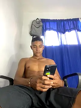 Snapshot of Demiansteven2 chatting on October 27, 2025, 8:46 pm Demiansteven2 online show from October 27, 2025, 8:46 pm