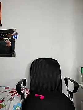 Demiansteven2 online show from April 18, 2026, 7:07 pm