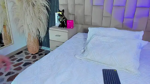 CandyMeyerss  online show from July 21, 2026, 5:43 am