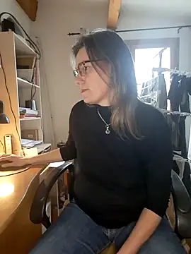 SpiceLea online show from December 10, 2024, 2:39 pm