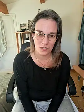 SpiceLea online show from December 29, 2024, 2:52 pm