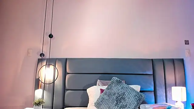 AlissaNix online show from October 7, 2025, 11:46 pm