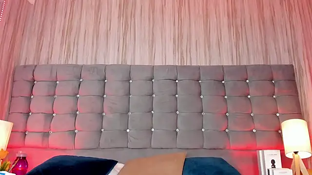 Snapshot of Poacahontasfg chatting on October 20, 2025, 4:02 am Poacahontasfg online show from October 20, 2025, 4:02 am