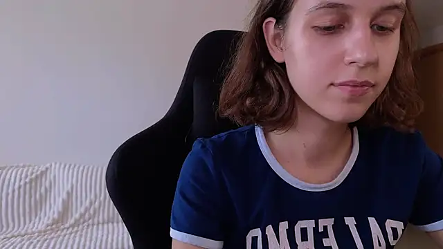 Snapshot of VanessaBayer2 chatting on December 4, 2024, 6:11 am VanessaBayer2 online show from December 4, 2024, 6:11 am