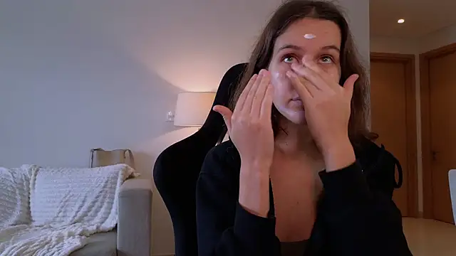 Snapshot of VanessaBayer2 chatting on December 26, 2024, 12:57 am VanessaBayer2 online show from December 26, 2024, 12:57 am